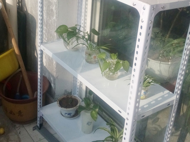 陽臺(tái)貨架2